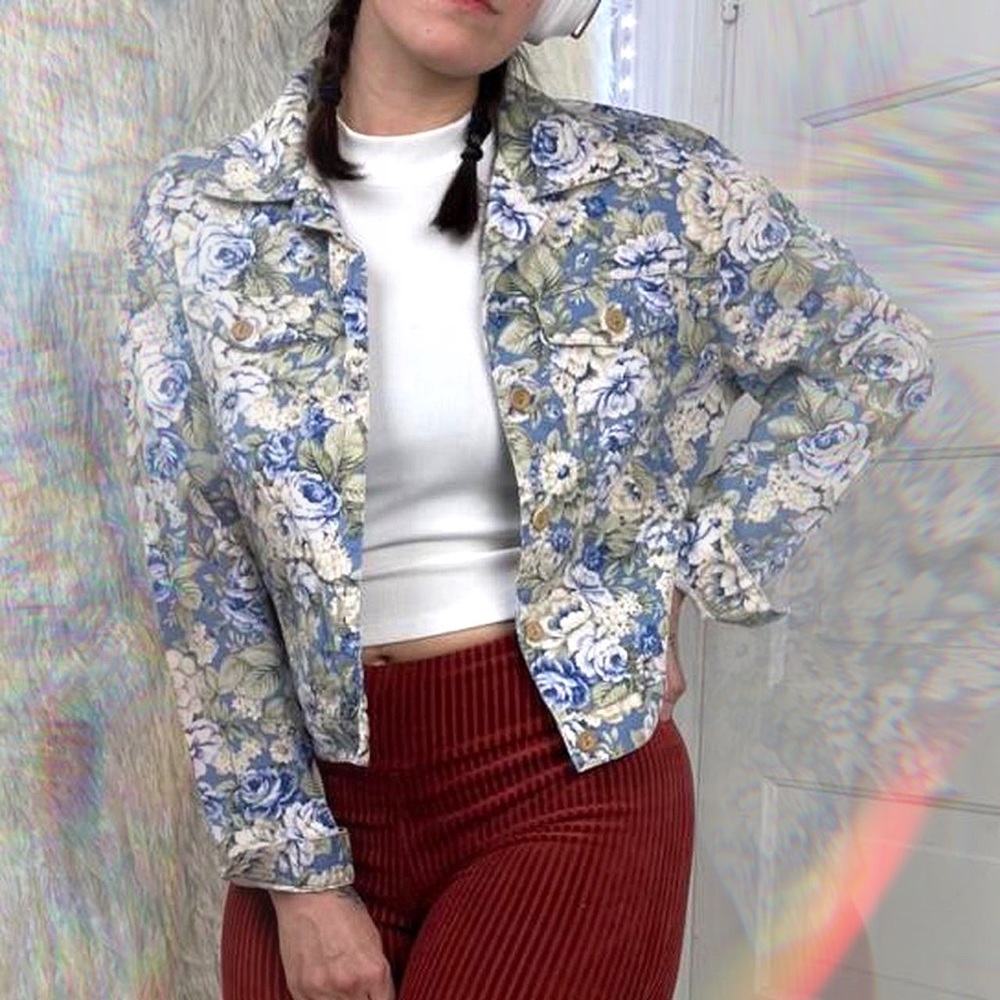 Vintage 90s Floral Button Up Lightweight Jacket